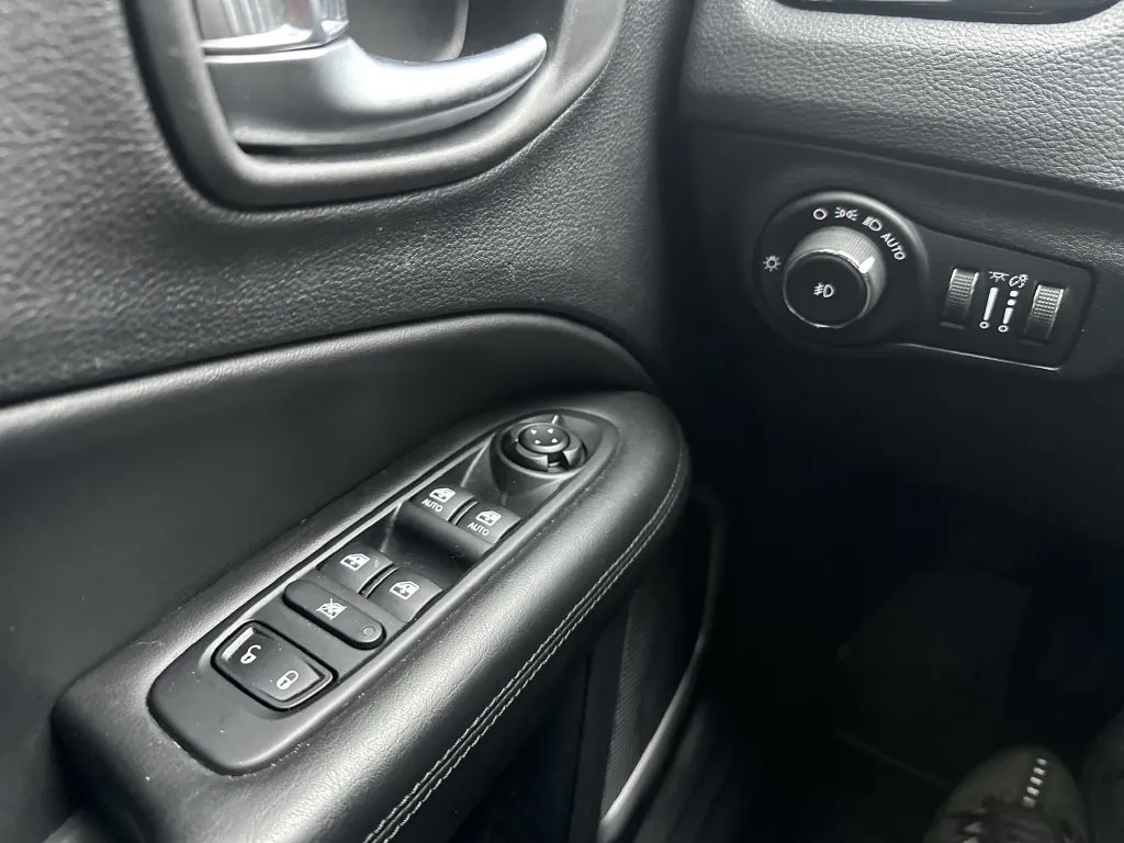 Jeep Compass photo 12