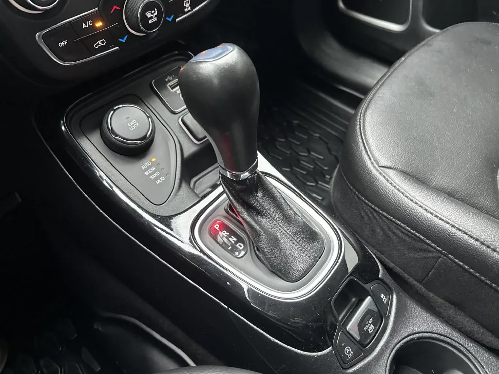 Jeep Compass photo 9