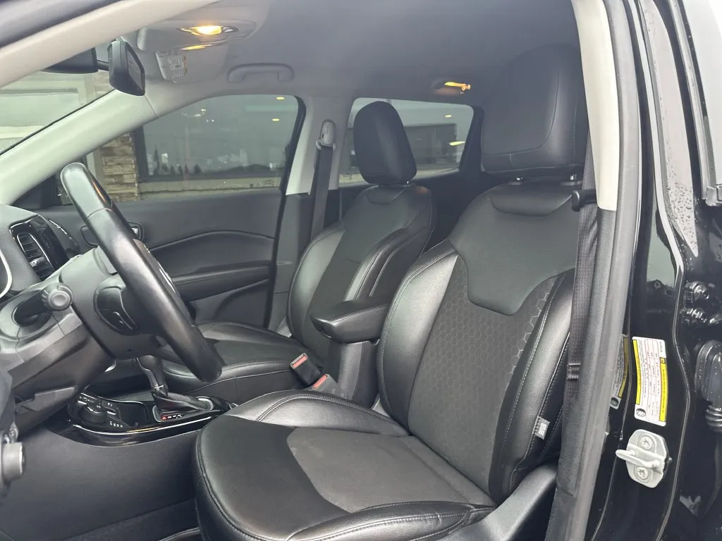 Jeep Compass photo 15