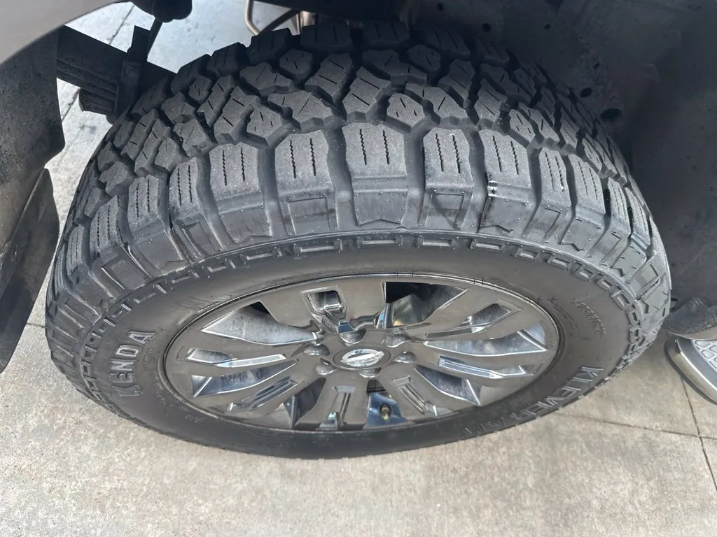 Nissan Titan photo 25