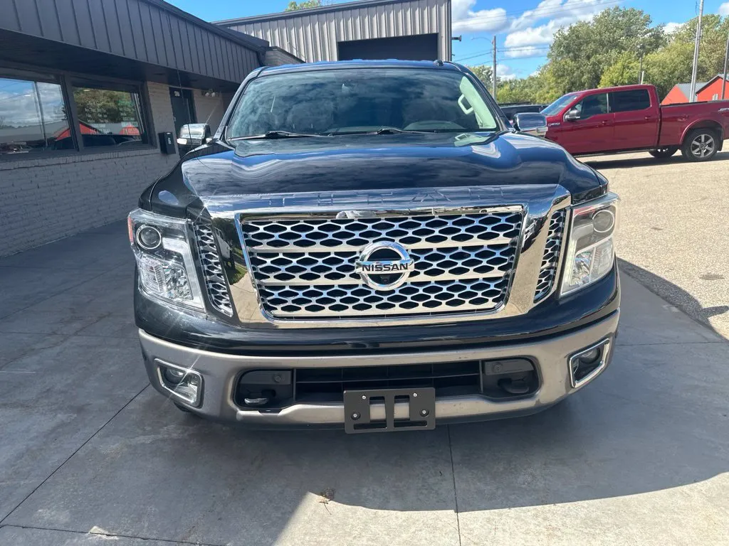 Nissan Titan photo 19