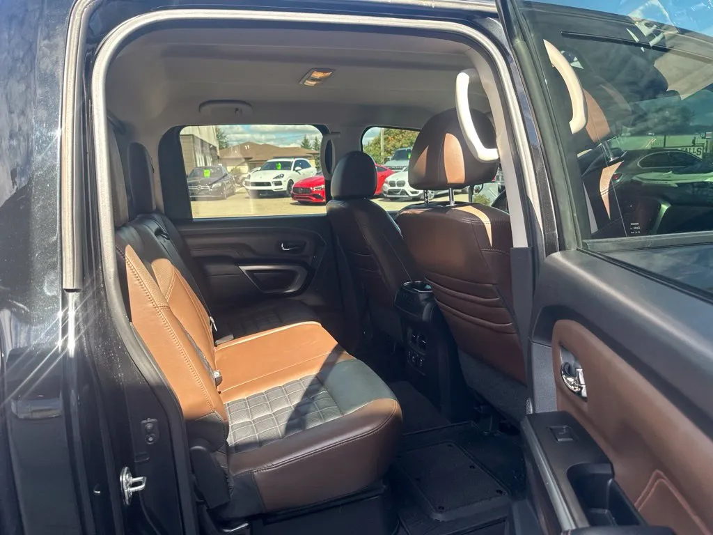 Nissan Titan photo 22