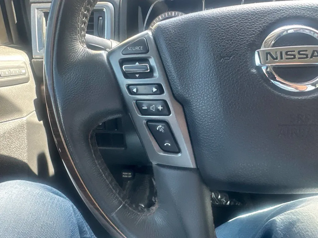 Nissan Titan photo 10
