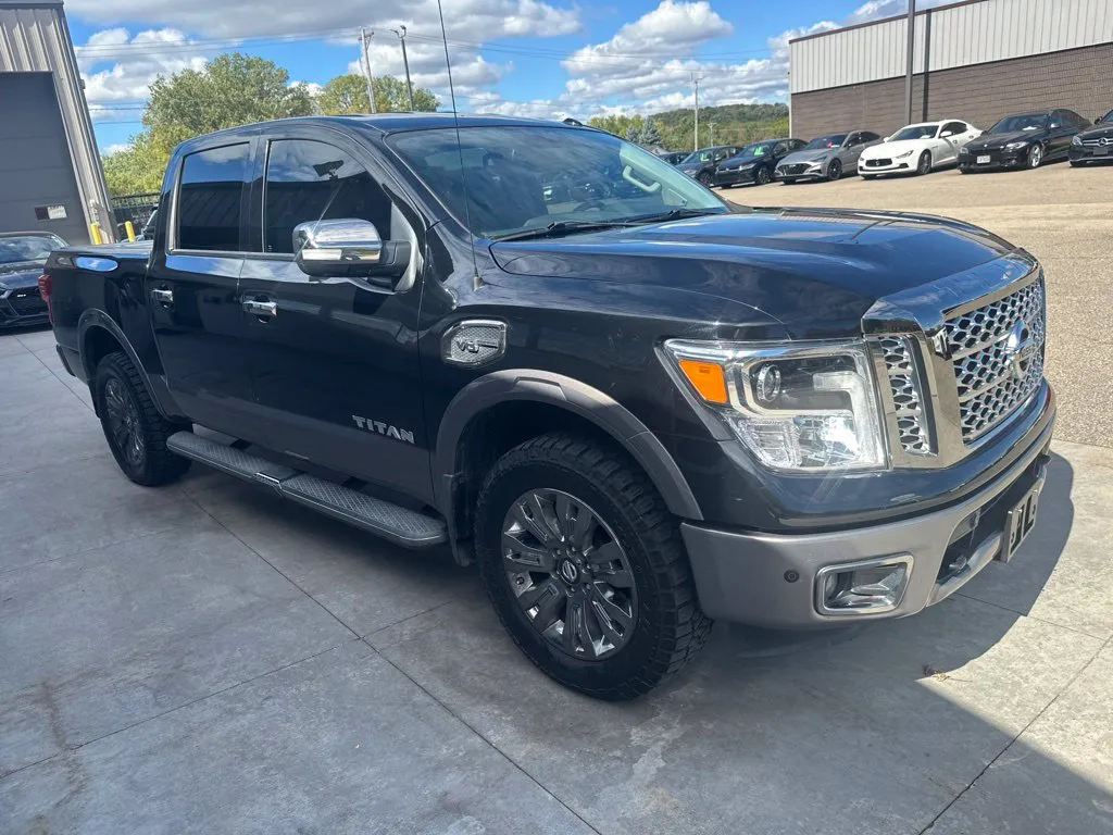 Nissan Titan photo 20