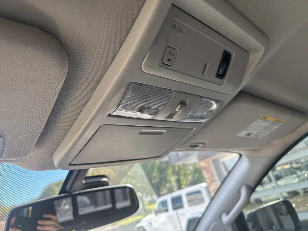 Nissan Titan photo 13
