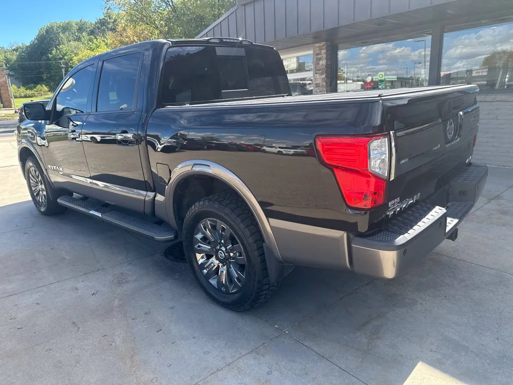 Nissan Titan photo 27