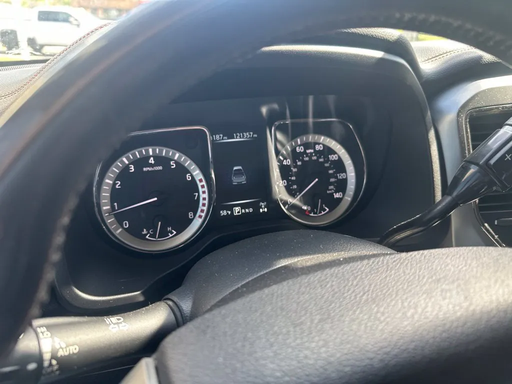 Nissan Titan photo 7