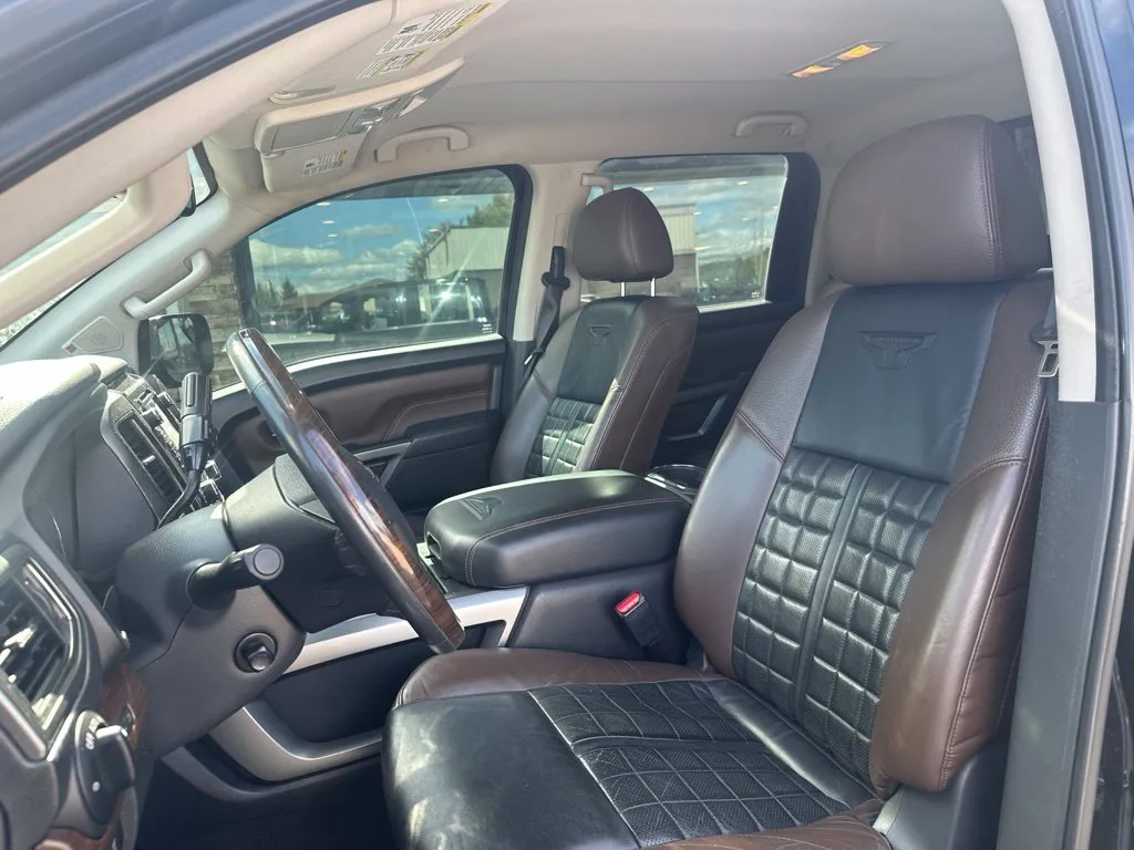 Nissan Titan photo 15