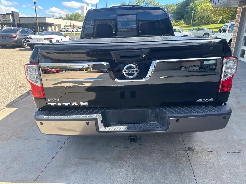 Nissan Titan photo 26
