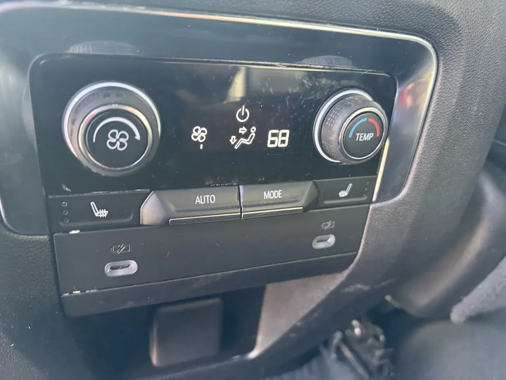 Chevrolet Tahoe photo 11