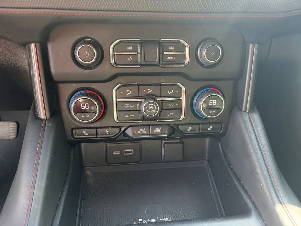 Chevrolet Tahoe photo 18