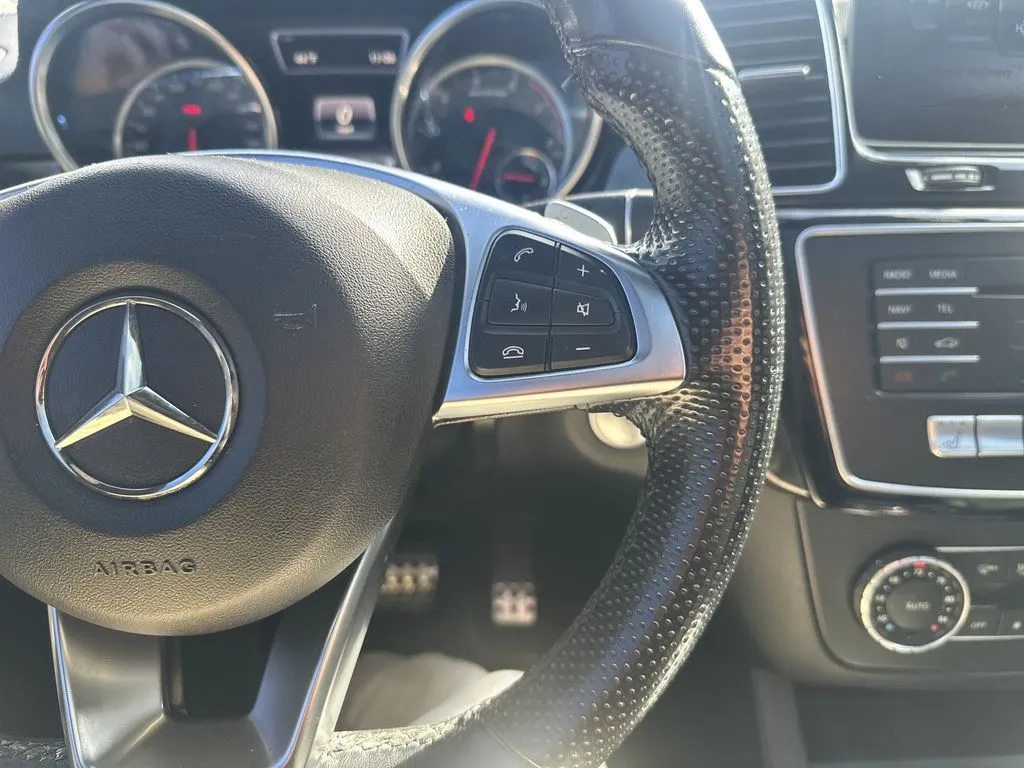 Mercedes-Benz GLE photo 11