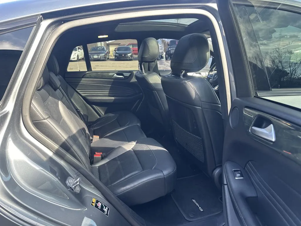 Mercedes-Benz GLE photo 24