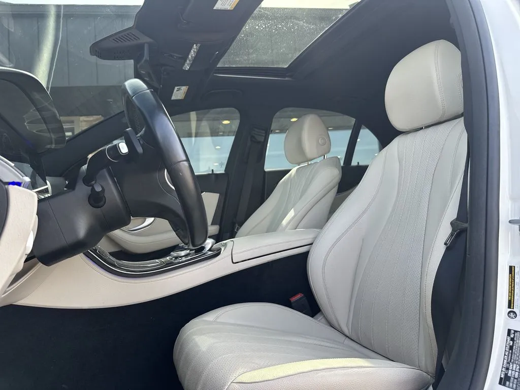 Mercedes-Benz E-Class photo 15