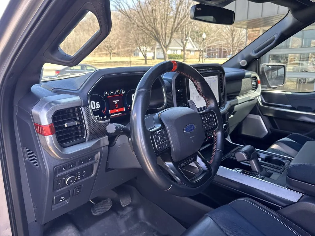 Ford F-150 photo 6