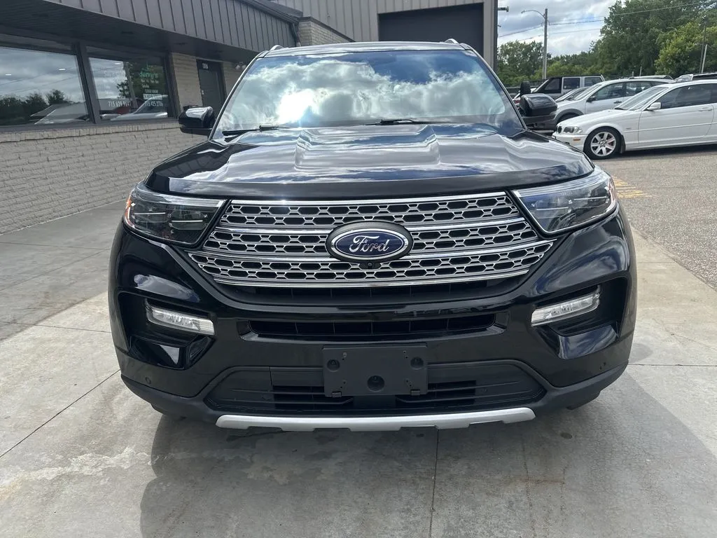 Ford Explorer photo 18