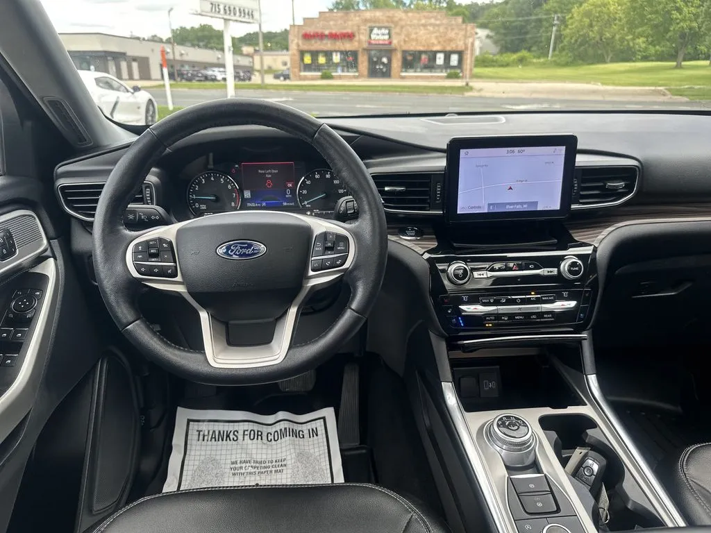 Ford Explorer photo 6