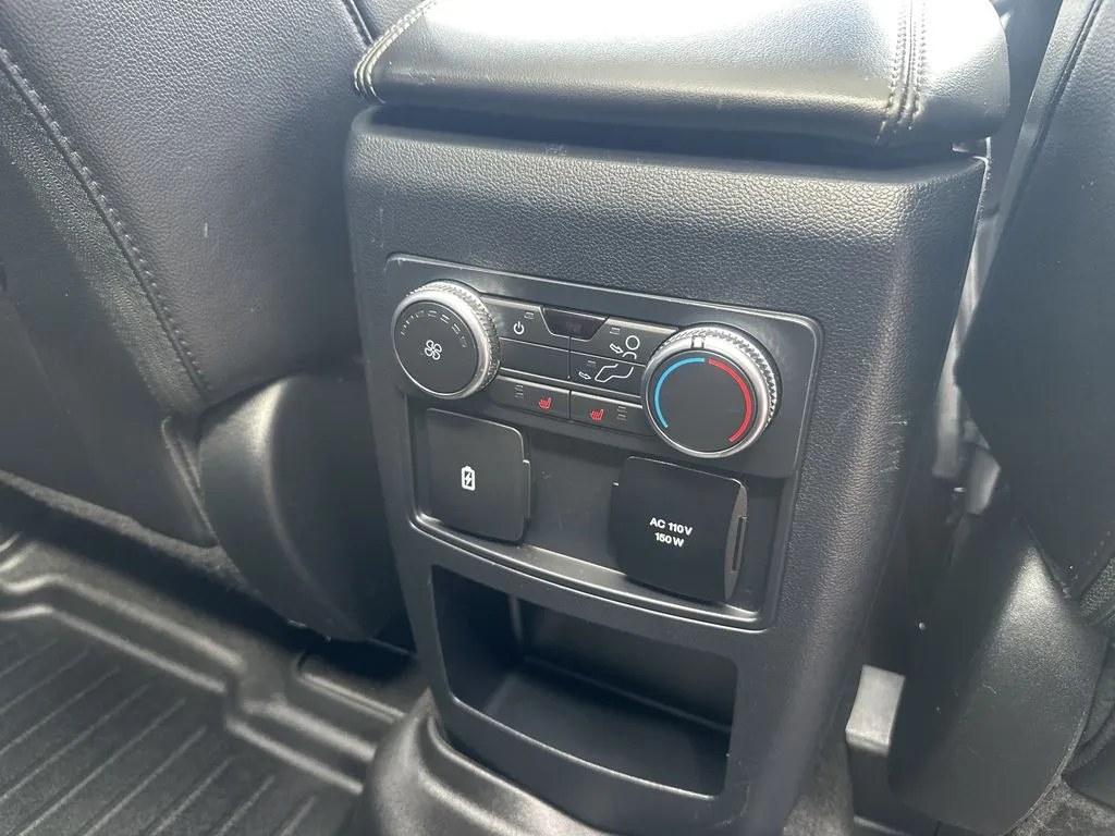 Ford Explorer photo 22