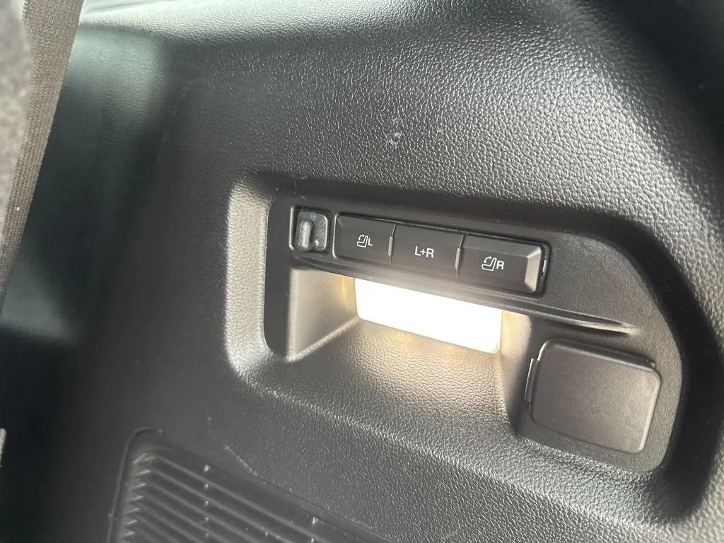 Ford Explorer photo 26