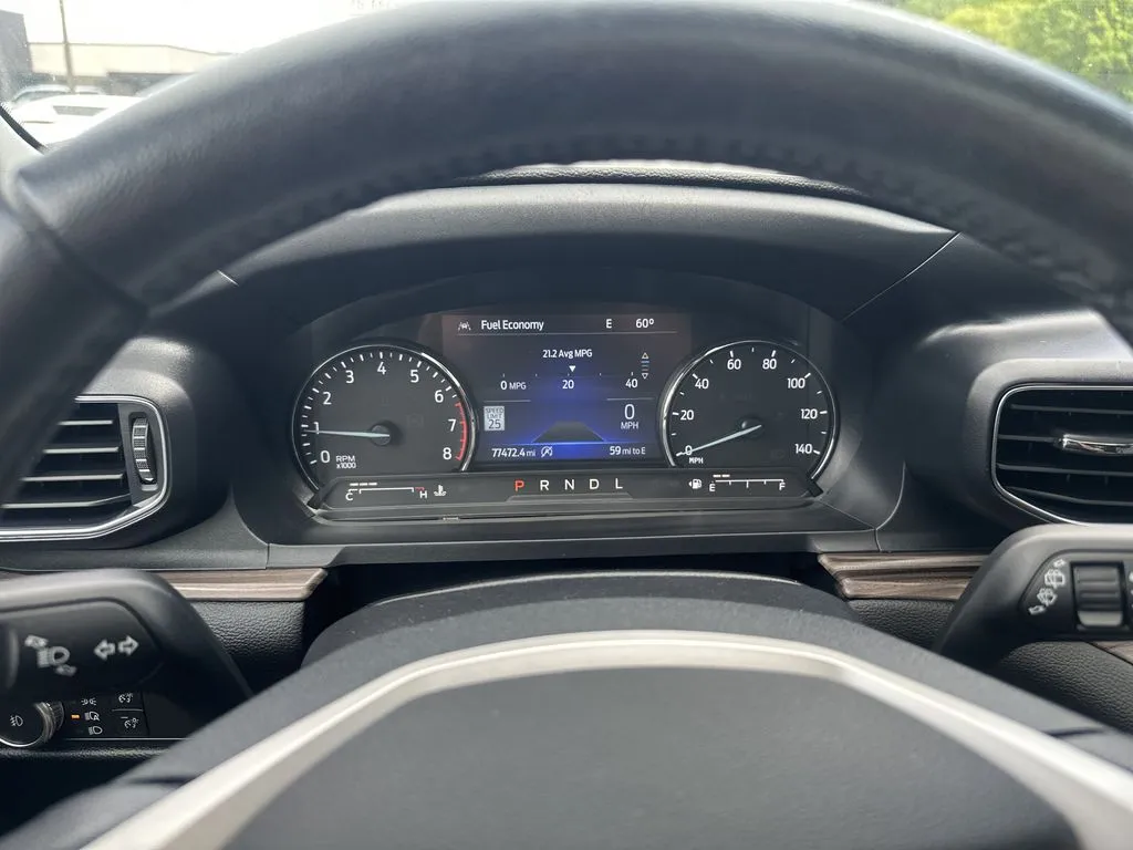 Ford Explorer photo 8