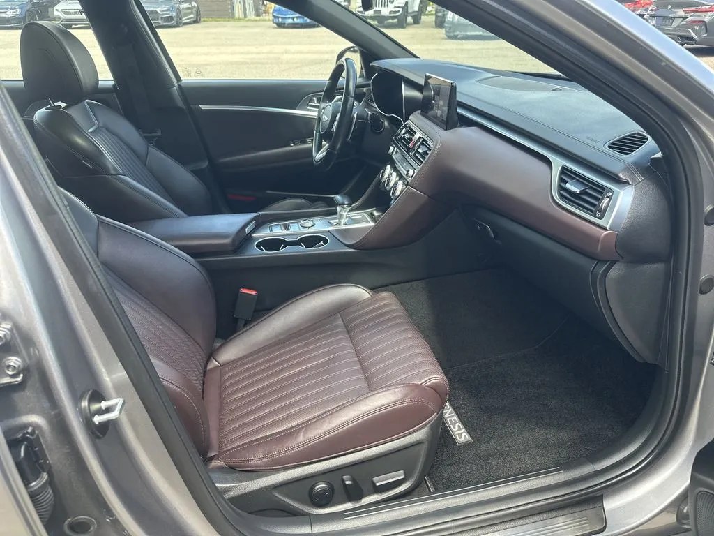Genesis G70 photo 8