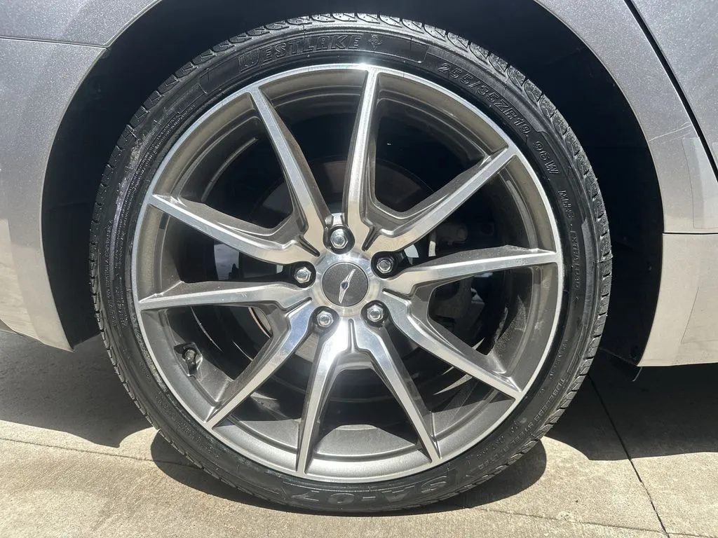 Genesis G70 photo 10