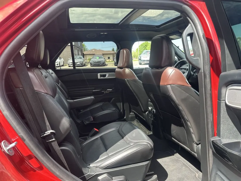 Ford Explorer photo 21