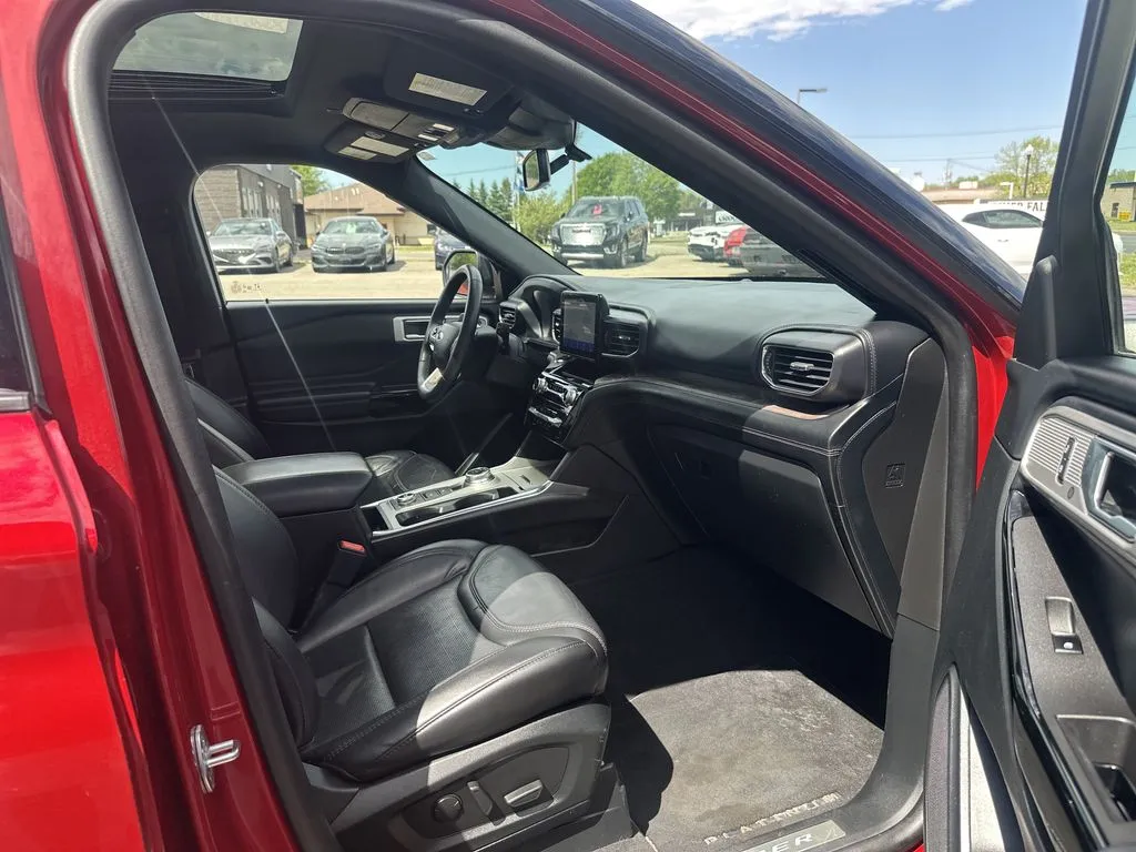 Ford Explorer photo 20