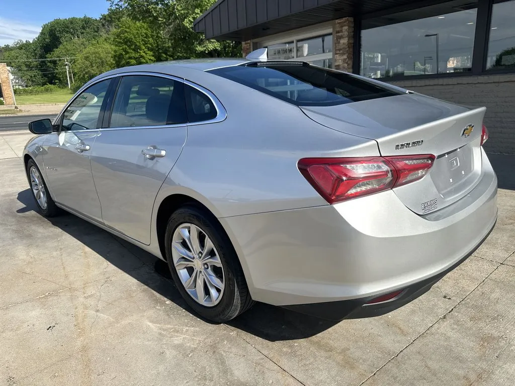 Chevrolet Malibu photo 21