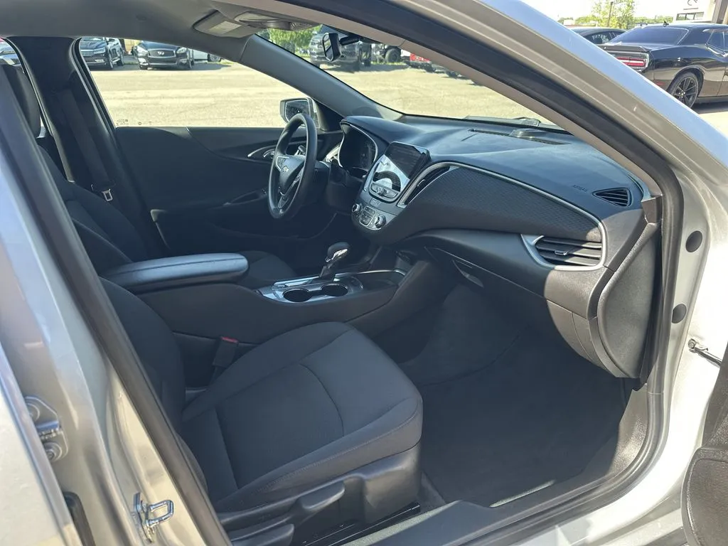 Chevrolet Malibu photo 18