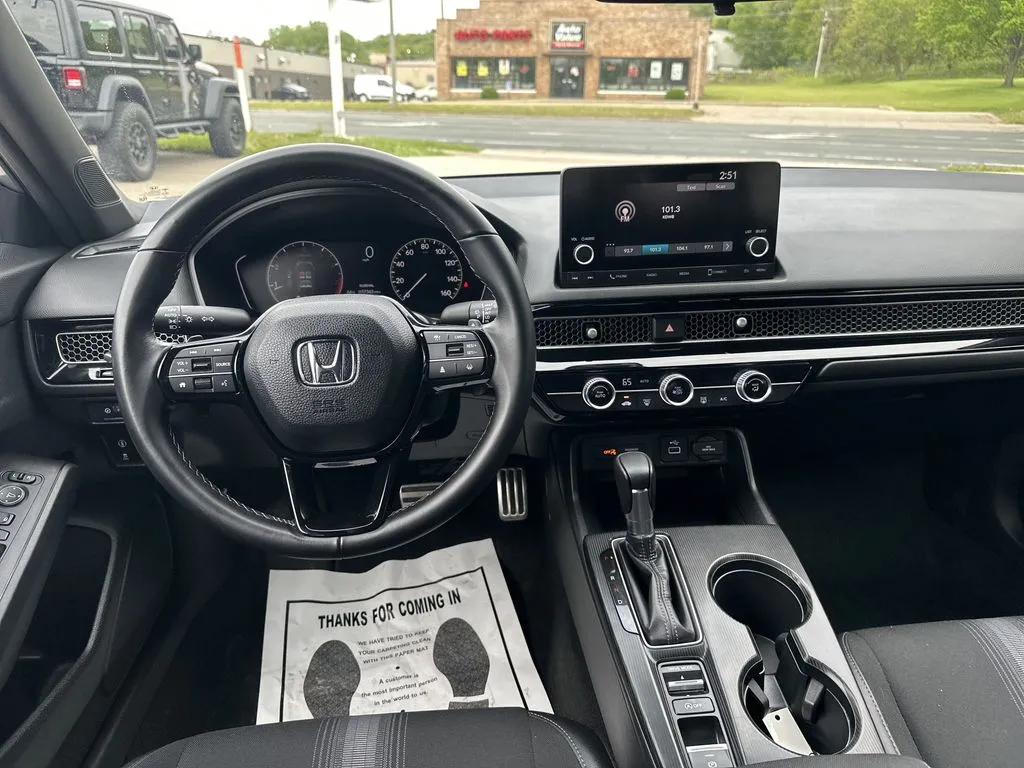 Honda Civic photo 5