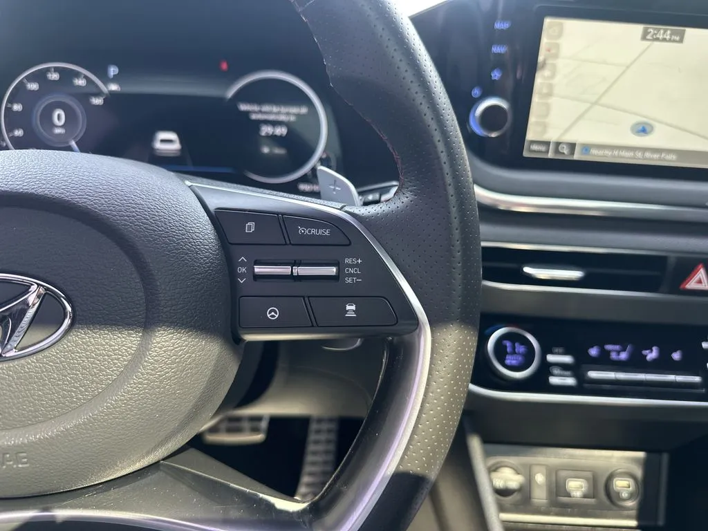 Hyundai Sonata photo 11