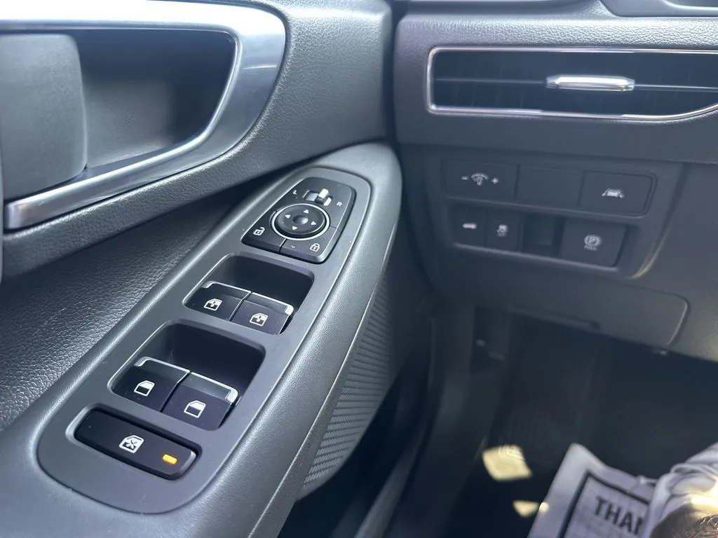 Hyundai Sonata photo 13