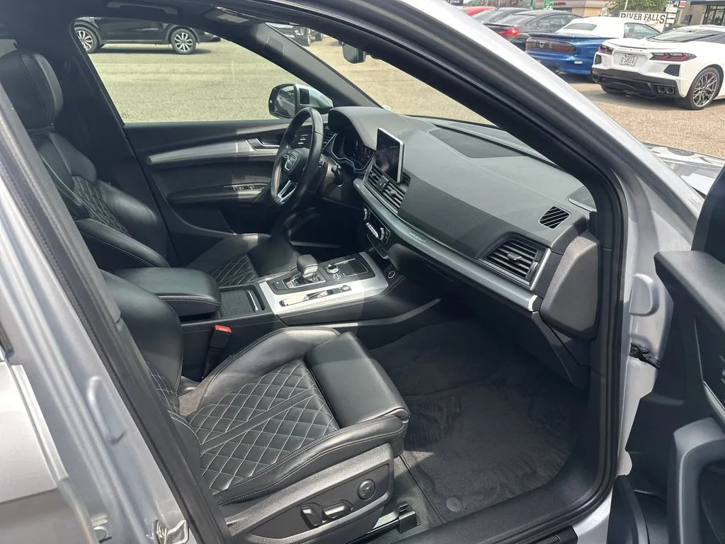 Audi SQ5 photo 22