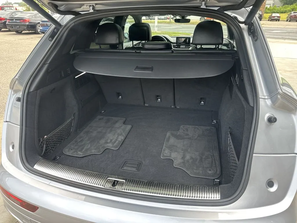 Audi SQ5 photo 28
