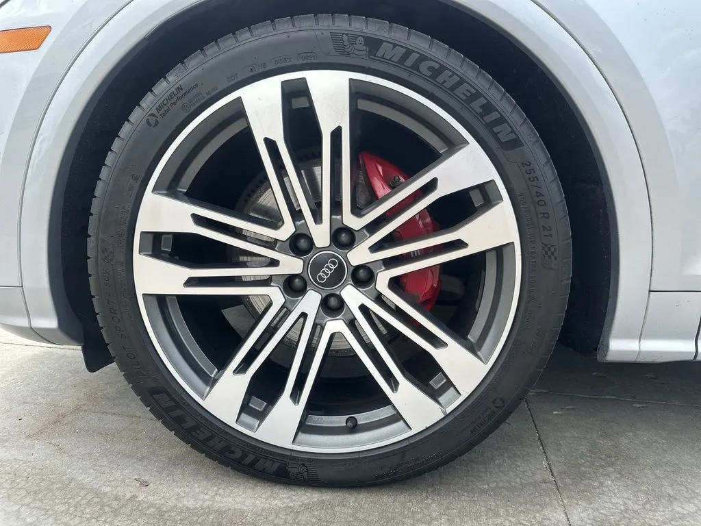 Audi SQ5 photo 19