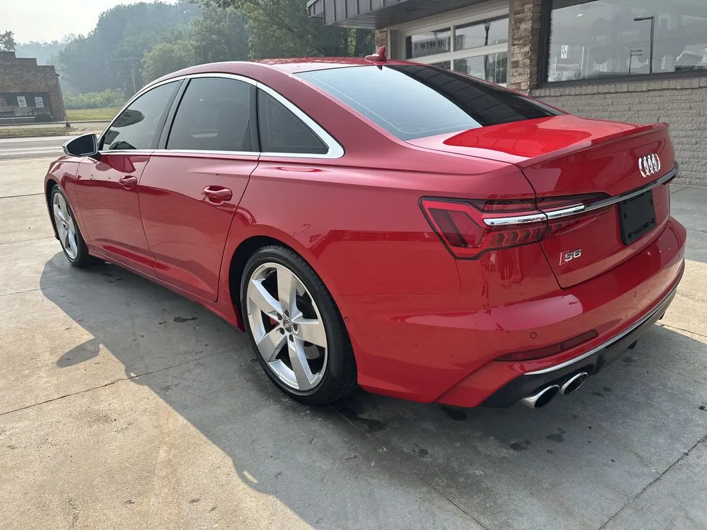 Audi S6 photo 23