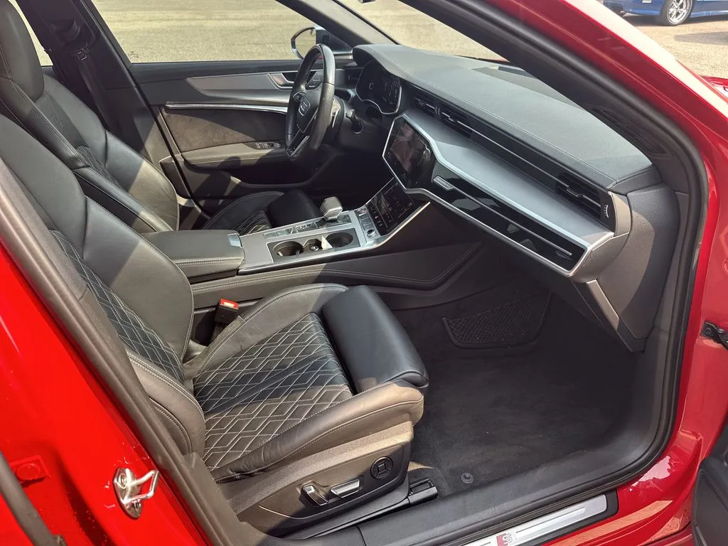 Audi S6 photo 19