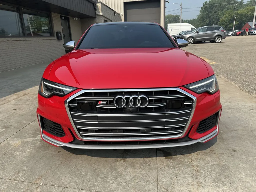 Audi S6 photo 17