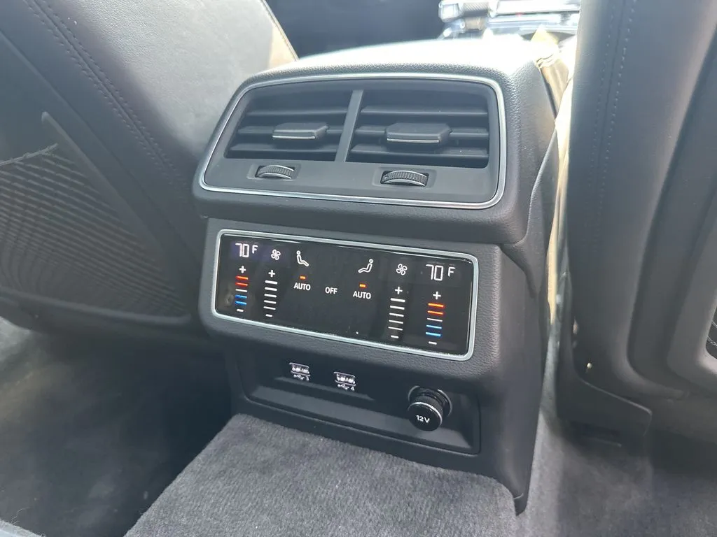Audi S6 photo 21