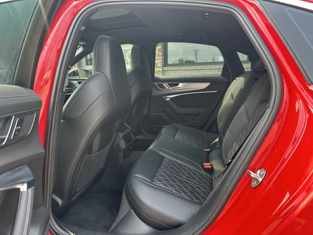 Audi S6 photo 4