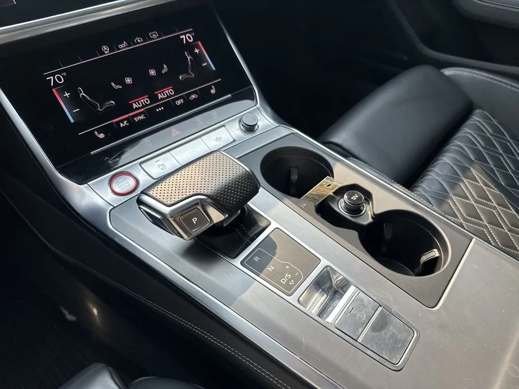Audi S6 photo 10