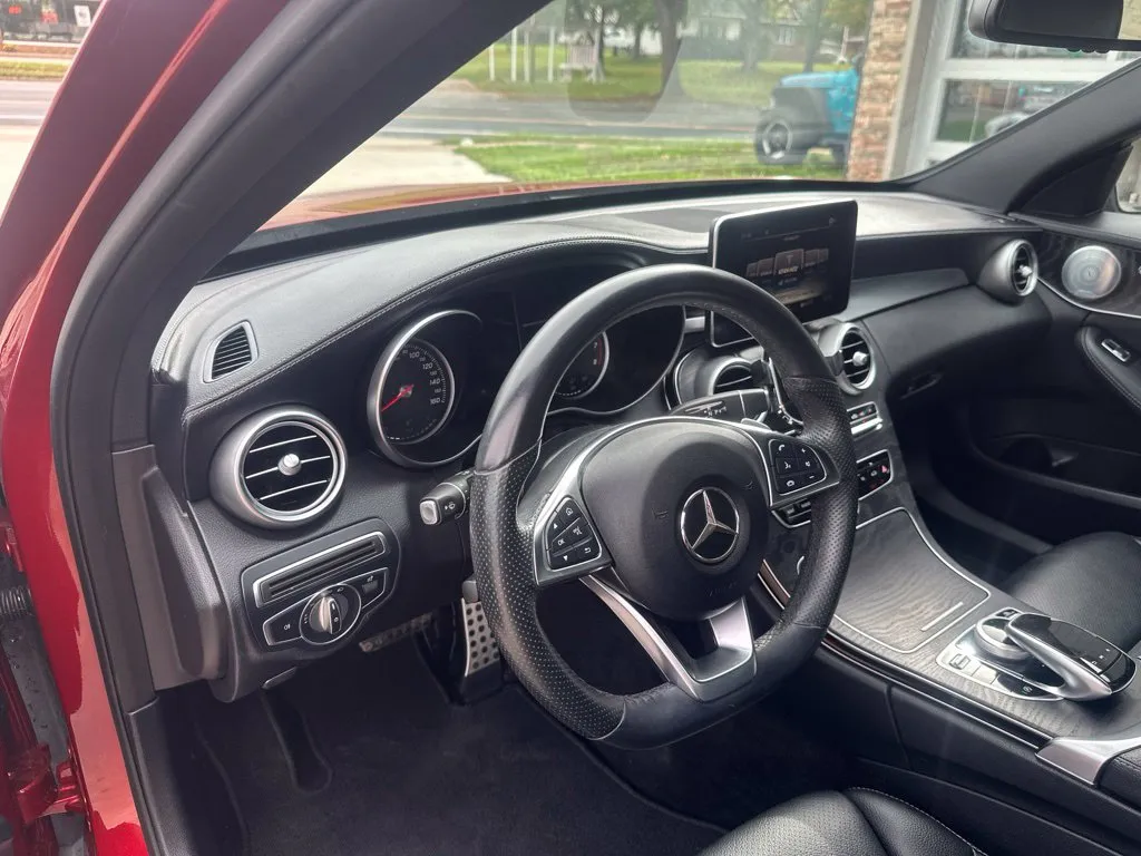 Mercedes-Benz C-Class photo 6