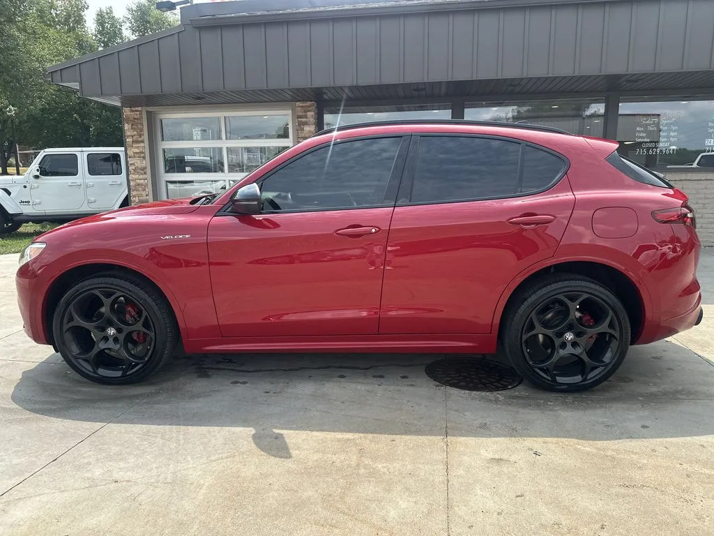 Alfa Romeo Stelvio photo 16
