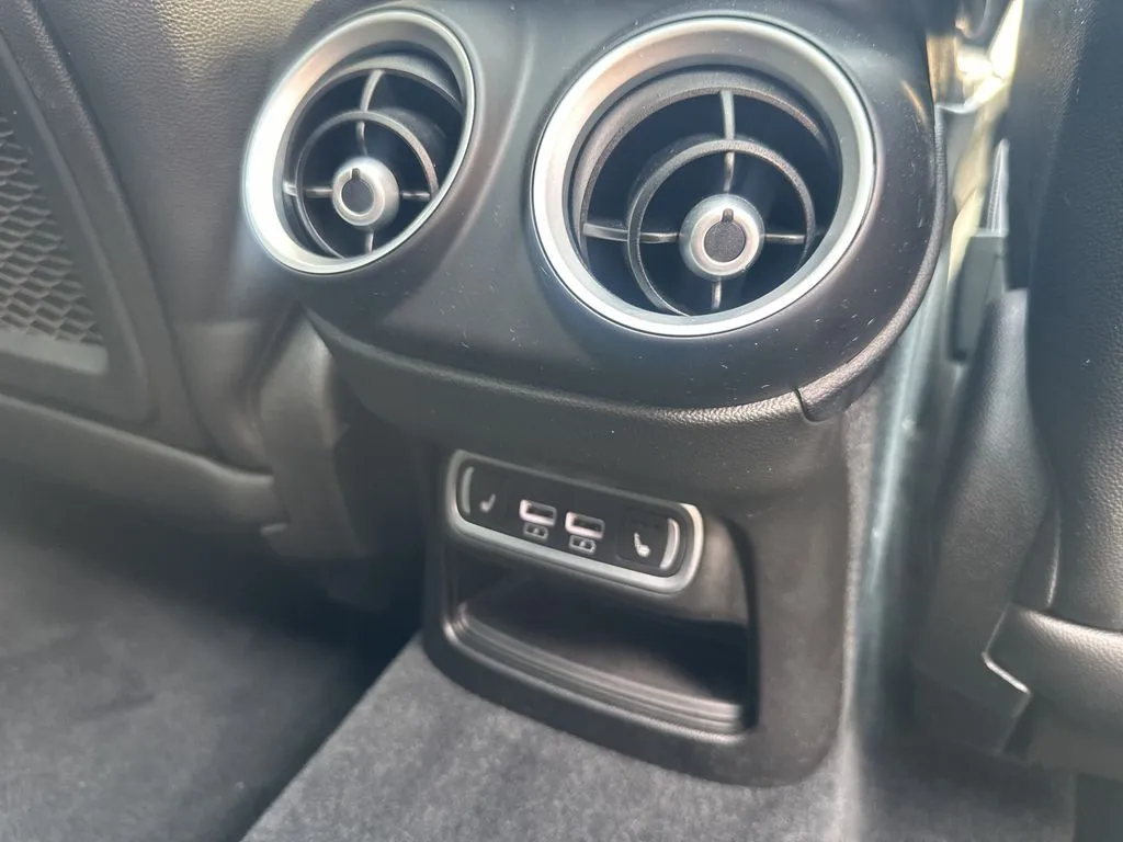 Alfa Romeo Stelvio photo 23