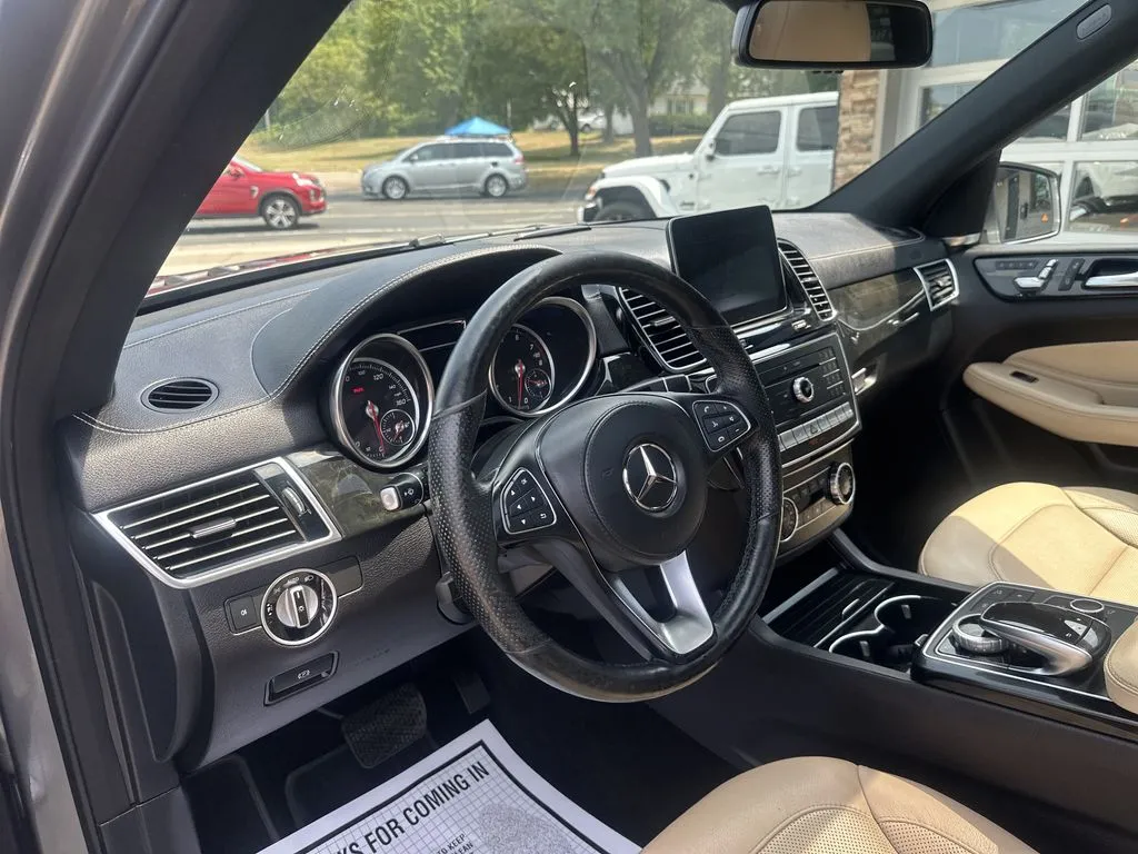 Mercedes-Benz GLS photo 7