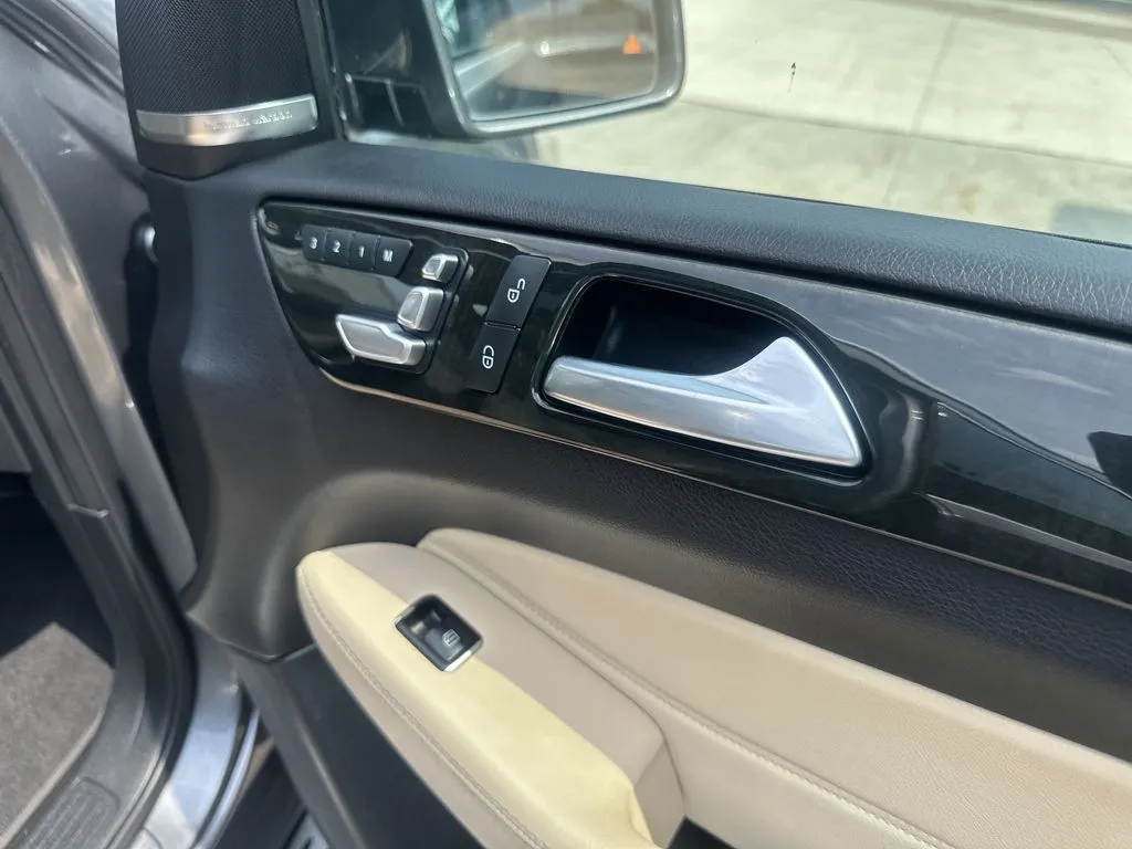 Mercedes-Benz GLS photo 22