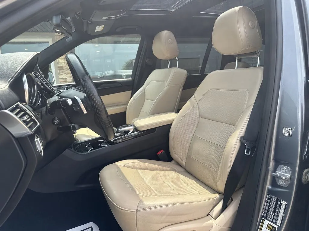 Mercedes-Benz GLS photo 16