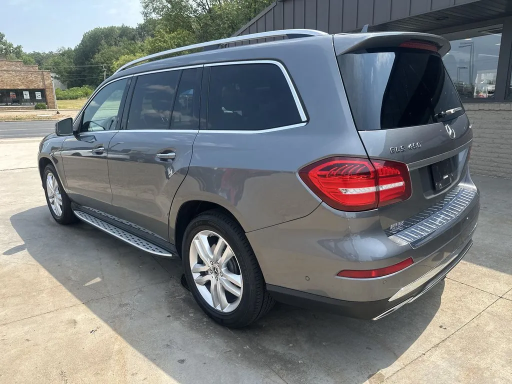 Mercedes-Benz GLS photo 26