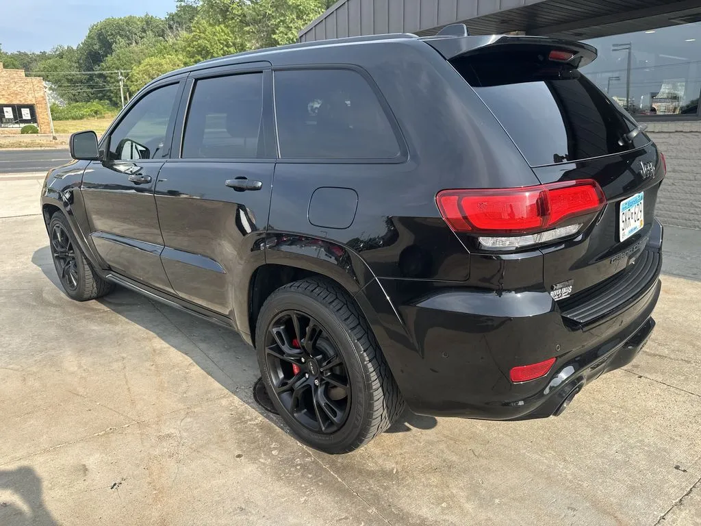 Jeep Grand Cherokee photo 26